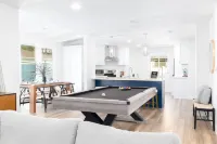 EV Charger L2 Cozy Home short distance to Downtown Riverside