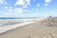 Seahorse Oceanfront Inn - Beach