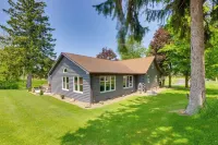 Spacious Massillon Log Cabin w/ Fire Pit! - 3-Star