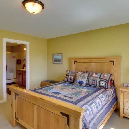Bozeman Condo w/ Grill ~ 2 Mi to Hot Springs!