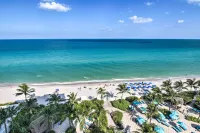Beachfront Condo w/ Pool Access in Hollywood! - Homestays