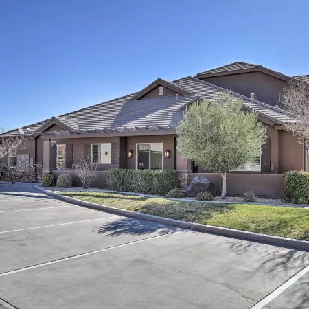 Sleek Home Patio, Gas Grill and Access to Pool