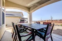 Washington Home w/ Mtn Views, Near Hiking! - parking