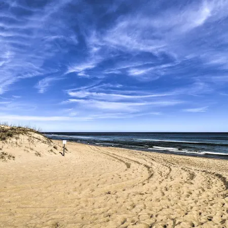 Nags Head Cottage Screened Porch, Walk to Beach!