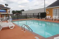 Quality Inn Albertville US 431 - Pools