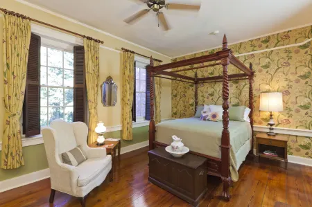 The Lily Inn - Burlington