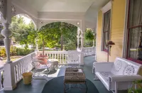Sugar Magnolia Bed & Breakfast - Homestays