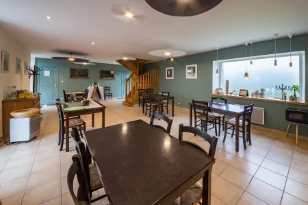 La Clé des Champs des Abers Отели в г. Порсподе