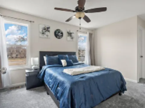 Stylish & Spacious Retreat - with a High tech Movie Theater near DT Minneapolis Hotels in Fridley