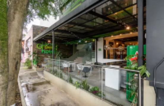Lleras Green Hotel Hotels near Lleras Park