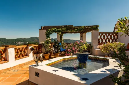 Hotel Los Castaños Отели в г. Benadalid