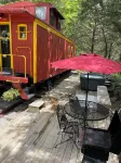 Fabulous Caboose Cabin in charming Eureka Springs