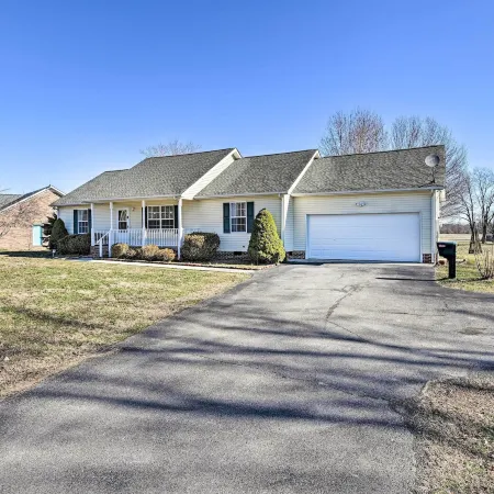 Normandy Home w/ Yard ~ 2 Mi to Lake