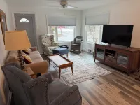 Charming 3-bedroom house with WiFi and AC in Gwinn