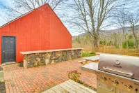 10 Mi to Skiing: Historic Farmhouse in Maine! - Wifi