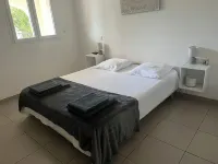 Appartement vue sur les Collines à 10 min de la mer