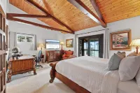 Catalina Courtyard Suites