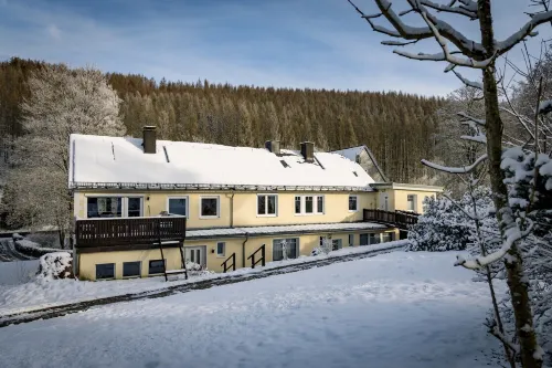 Mill Pond Luxury Escape - Apartments