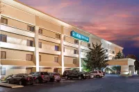 Norwood Inn & Suites Indianapolis Hotels near Finish Line