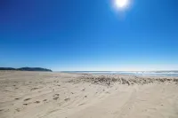 Sweet Seaview Home Near Beach and Trailhead! Hotels in Seaview