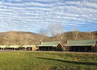 Charming 3-Bedroom 5 Bed Hottub Cabin WiFi in Scenic Seneca Rocks West Virginia
