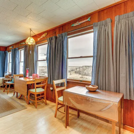 Beachfront Lavallette Home - 2 Mi to Casino Pier!