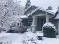 Cowgirl Craftsman - Private Suite Upstairs - 2 blocks  Historic Downtown J'ville