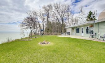 Waterfront Algoma Vacation Rental on Lake Michigan