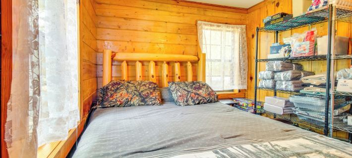 Secluded Oakland Cabin w/ Private Yard! Hotels in Marion County
