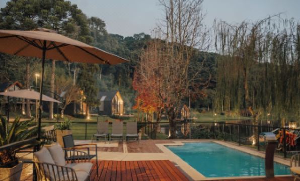 Celeiro Lake Village