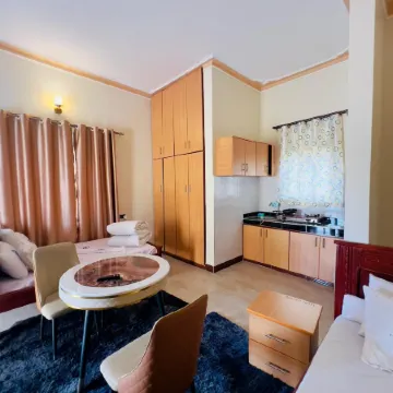 golden hotel and apartments