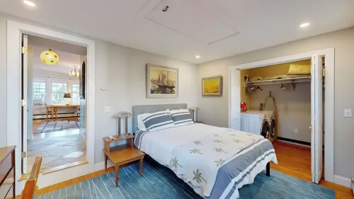 West End perfect location ,  Steps to Town & Beach,  outside shower, parking ,