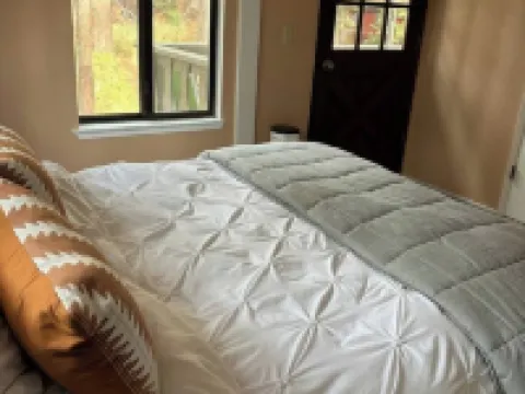 Quiet 1 Bdrm walk to beach & trails.  Close to ski areas. Hotels in Kings Beach