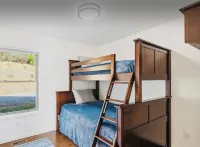 Hilltop Cabin with River View!