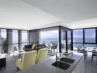 Mantra Circle on Cavill Surfers Paradise