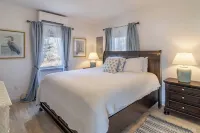 Charming Acadia beachfront cottage, close to Acadia National Park & Bar Harbor.