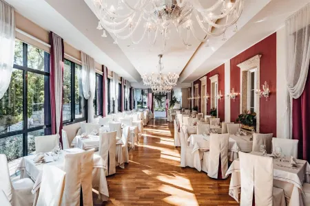 Hotel Villa Madruzzo Отели в г. Трент