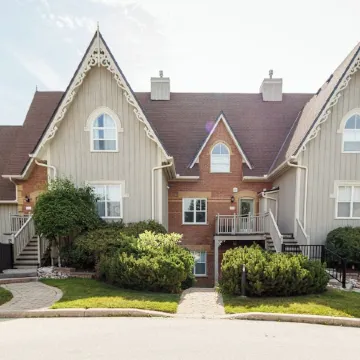 Charming One Bedroom at Snowbridge- Blue Mountain