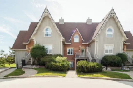 Charming One Bedroom at Snowbridge- Blue Mountain