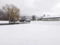 Beautiful, Sparkling Clean 3 BR, 2.5 BA Townhome!!