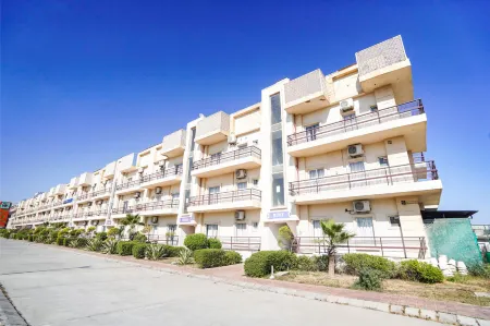 OnlyStay Vrij Stay Suite Отели в г. Санрейк Бангар