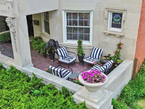 Chic Vintage Stay w/ Private Balcony – Walk to Argyle Redline, Lake, Dining