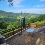 Farmhouse in a green mountain setting. Pets welcome! 쏠슈흐-슈흐-모슬로뜨 호텔