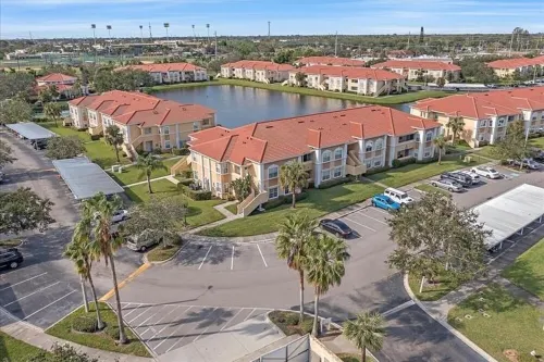 Gated No Stairs, No Carpet! 1 Min Walk to Lakefront Pool & Pickleball Hotels in Sarasota County