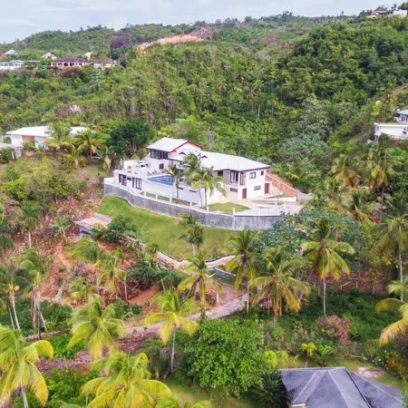 Oceanview Luxury Villa, 6 bedrooms, WiFi, AC, breakfast Preparation included