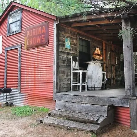 Cozy Cabin in the woods at Bluegill Lake Cabins