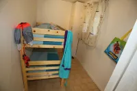 Villa de Plain Pied, Dans Résidence Avec Piscine, 10mn des Plages Hotels in Vendres