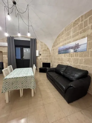Like Once Upon a Time - Apartment within walking distance of Trani Castle and Cathedral