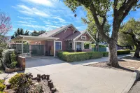 Charming 2-bedroom bungalow in Santa Paula with WiFi, AC Hotels in Santa Paula