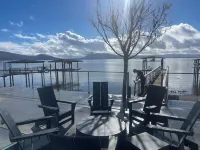 Modern Farmhouse, Lakefront Oasis Hotels in Nice